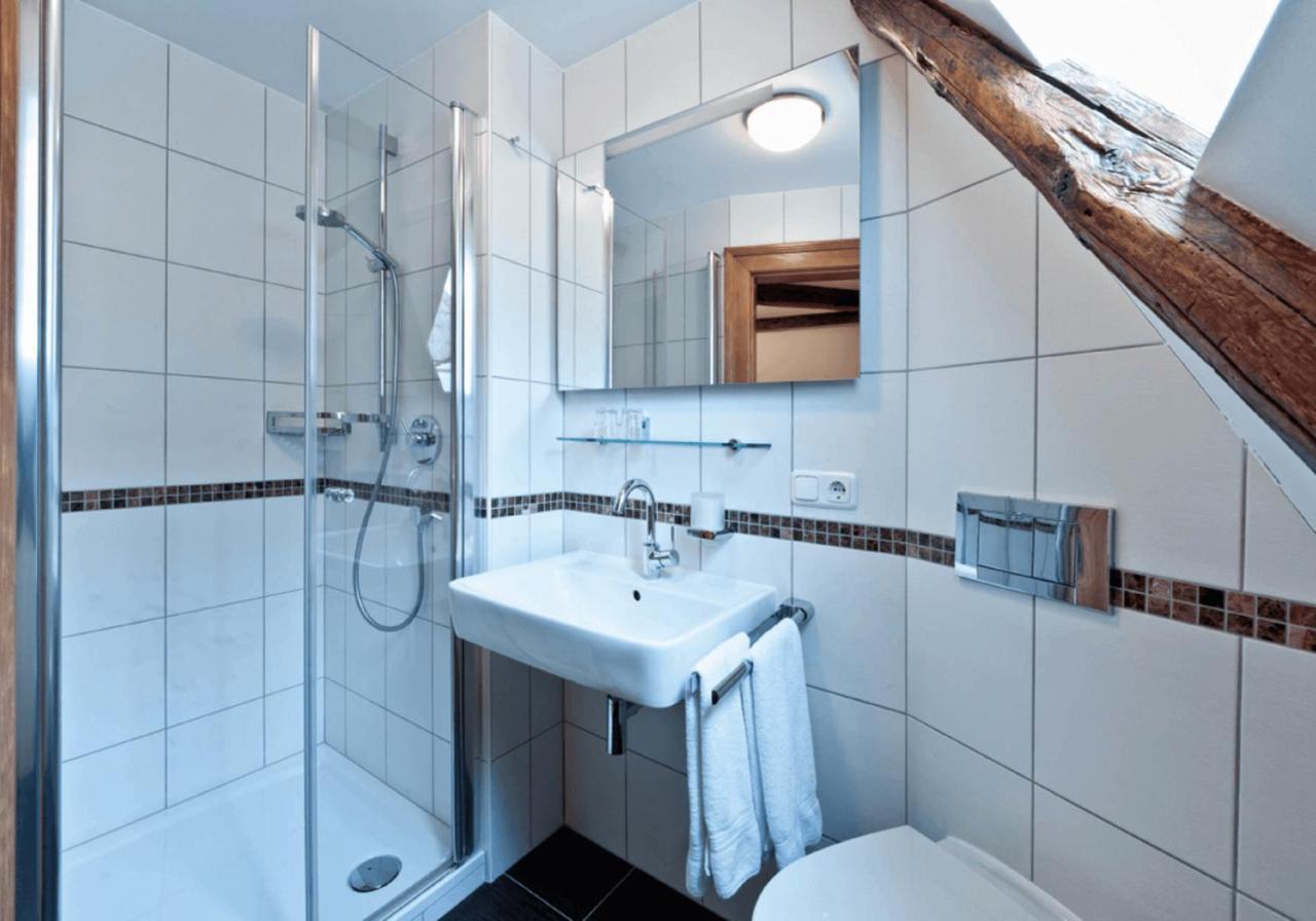 Gasthof Zum Schwan Sommerach Zewnętrze zdjęcie